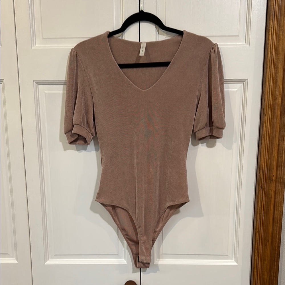 MTS Short Sleeve Bodysuit, Size Small